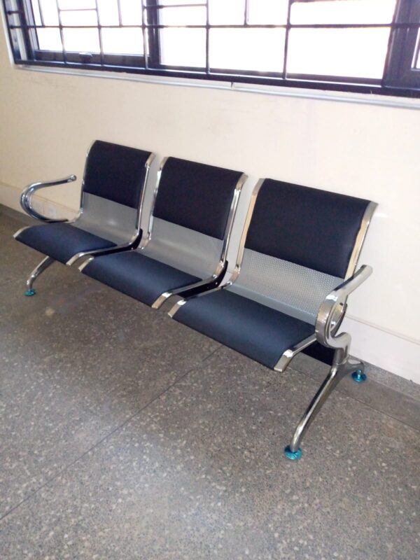 Black 3-Link Padded Waiting Bench - Image 5