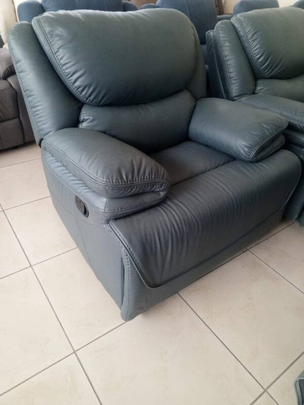 Six Seater King Size Recliner Sofas - Image 3